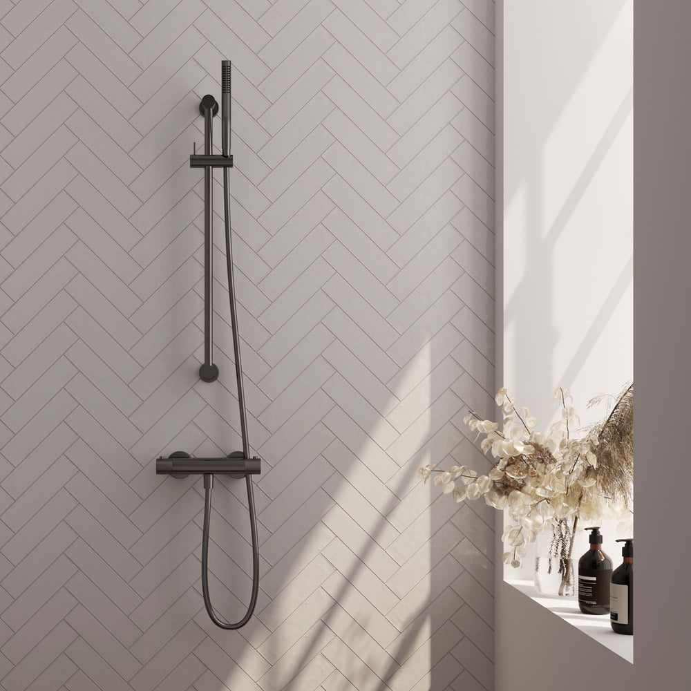 BRAUER Gunmetal Carving opbouw douche thermostaatkraan SET 01 met glijstang en staaf handdouche en doucheslang gunmetal geborsteld PVD