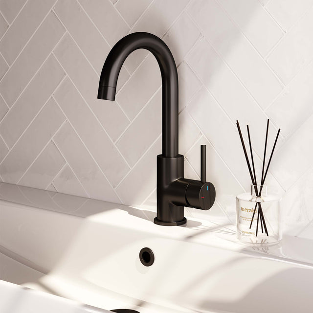 BRAUER Black Edition hoge opbouw wastafelmengkraan met draaibare ronde uitloop model A mat zwart