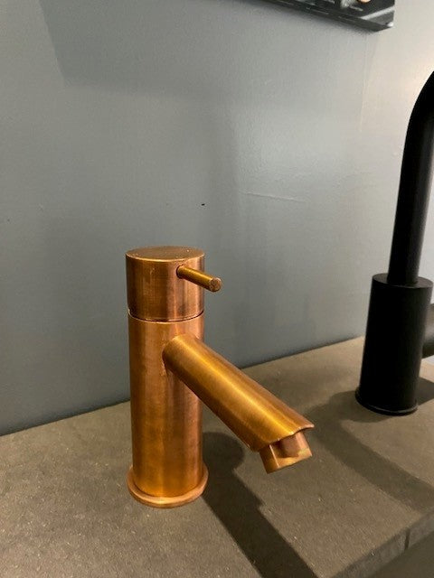 Showmodel Hotbath Cobber CB003SBC lage wastafelkraan geborsteld koper (living colour)