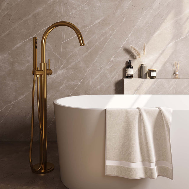 BRAUER Gold Edition vrijstaande badmengkraan SET 01 met staaf handdouche en doucheslang goud geborsteld PVD