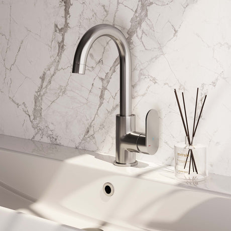 BRAUER Brushed Edition hoge opbouw wastafelmengkraan met draaibare ronde uitloop model C RVS geborsteld PVD