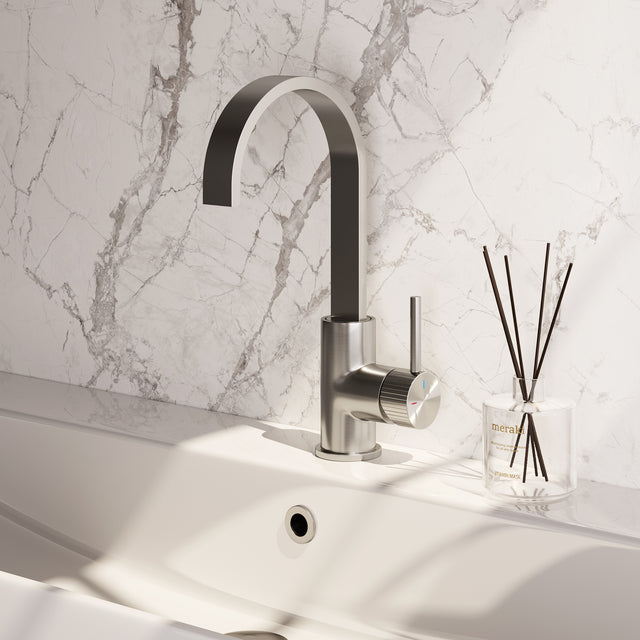 BRAUER Stripe hoge opbouw wastafelmengkraan met draaibare platte uitloop model A RVS-kleurig geborsteld PVD 5-NG-003-S5