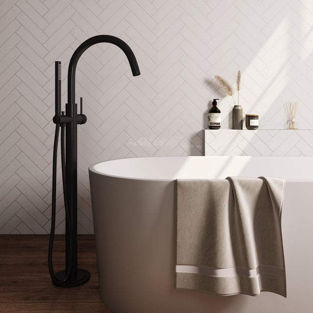 BRAUER Stripe vrijstaande badmengkraan SET 01 met staaf handdouche en doucheslang mat zwart 5-S-337